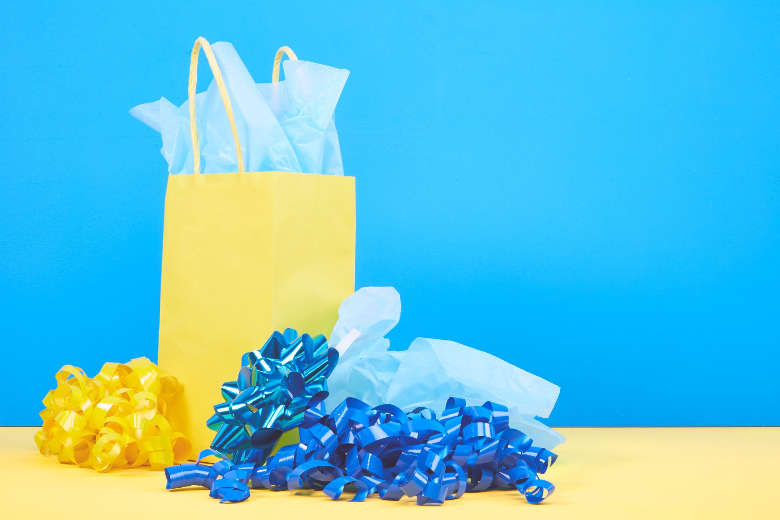 blue-yellow-gift-wrap