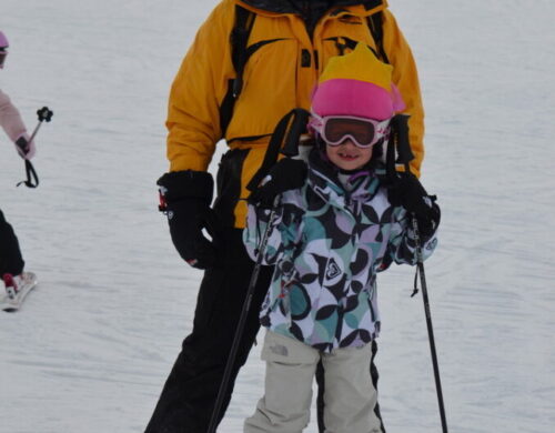 Little Melina skiing