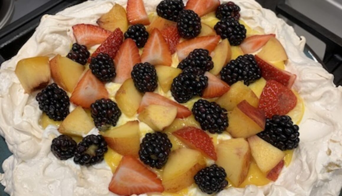 delicious pavlova