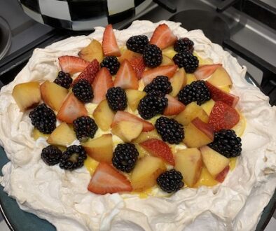 delicious pavlova