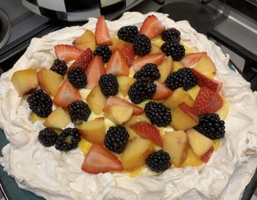 delicious pavlova