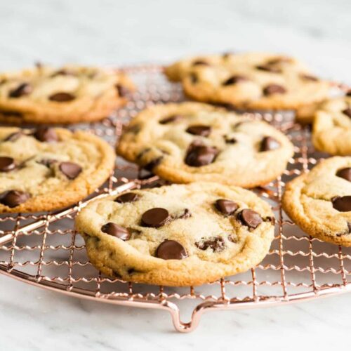 best-chocolate-chip-cookie-recipe-cooling