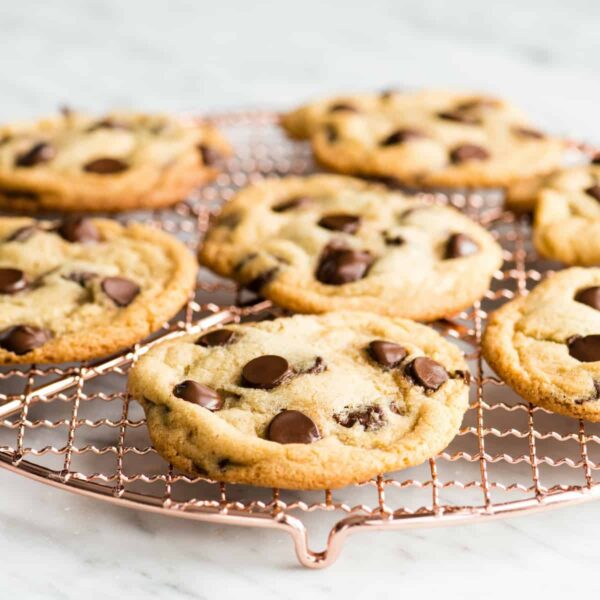 best-chocolate-chip-cookie-recipe-cooling